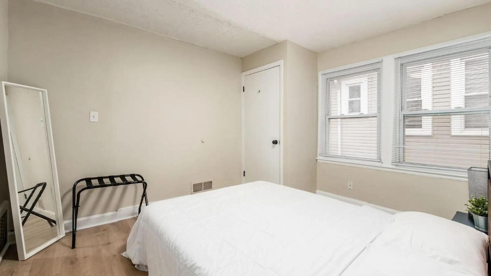 הוילה קולומבוס Housepitality - The Osu Mansion- Osu Sleeps 20 0*,  ארצות הברית