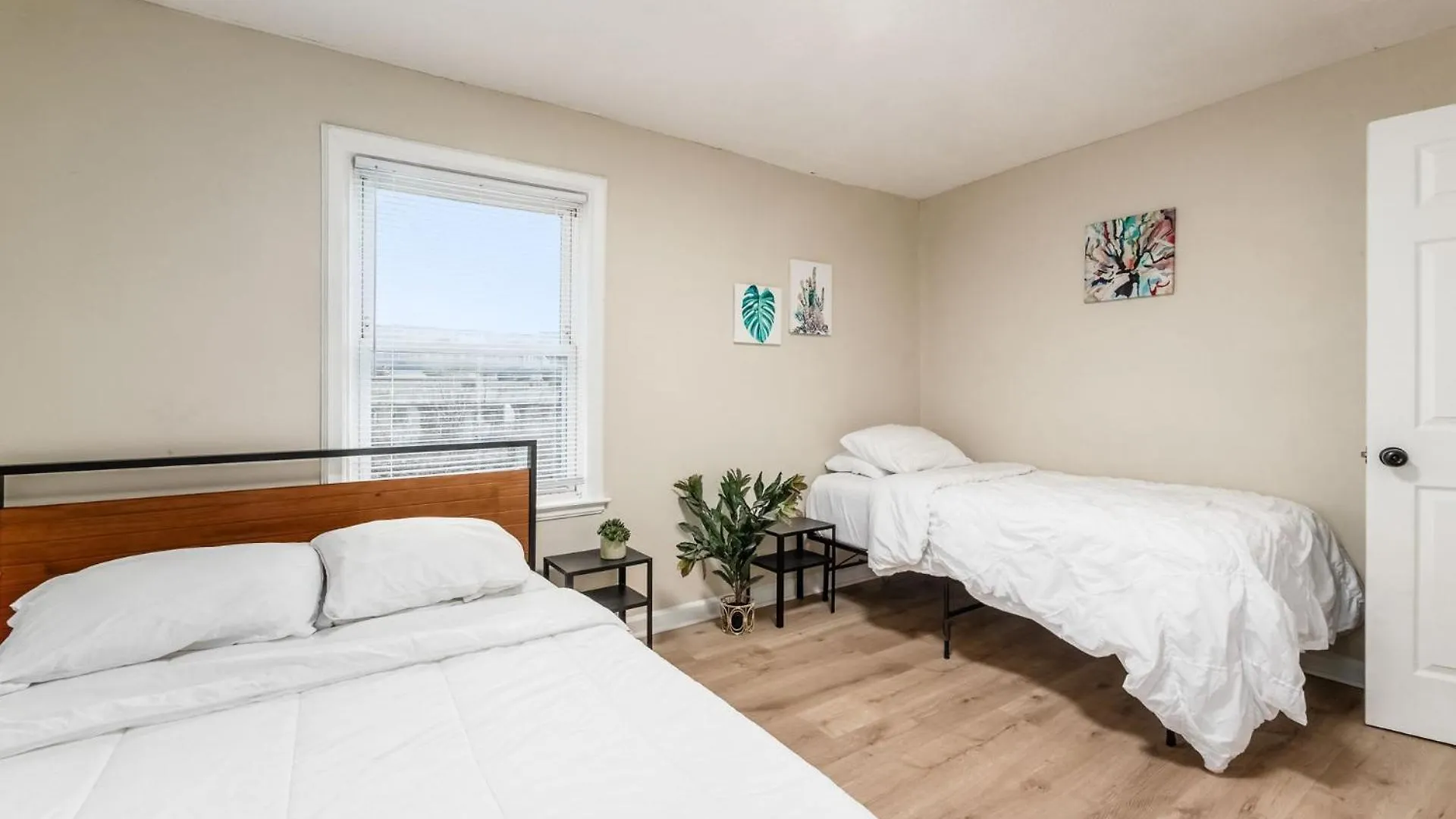 הוילה קולומבוס Housepitality - The Osu Mansion- Osu Sleeps 20